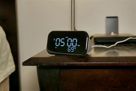 Lenovo Smart Clock Essential Review: Tech meets nostalgia | Digital Trends