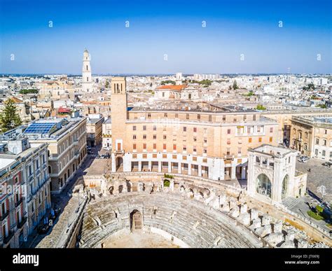 Historic city center of Lecce in Puglia, Italy Stock Photo - Alamy