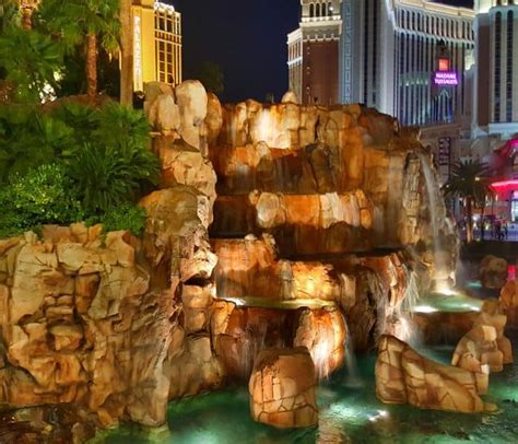 Mirage Volcano: Times & Best Viewing Spots 2019 - Vegas Food & Fun