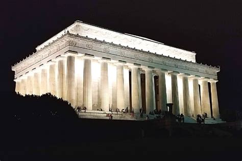 Enjoy Mesmerizing Monuments at Night in Washington, DC: The Ultimate Guide + How To | Means To ...