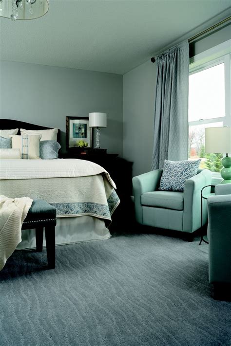 Carpet Bedroom Ideas / Stylish Grey Carpet Bedroom Ideas - Decomagz : Sign up to receive ...