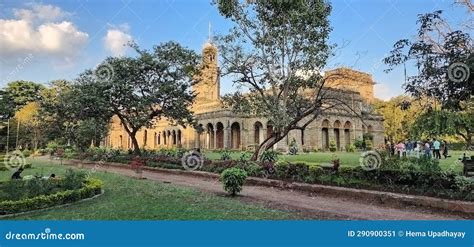 Savitribai Phule Pune University Campus, Main Building,Maharashtra, India Editorial Photo ...