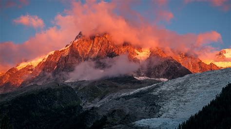 Mont Blanc mountain range view on peak and glacier at sunset, Chamonix-Mont-Blanc, France ...