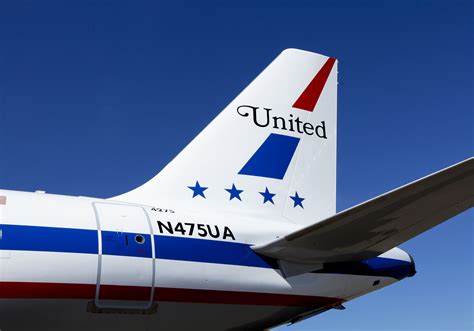 PHOTOS: United Airline’s Retro “Friend Ship” Livery Unveiled : AirlineReporter