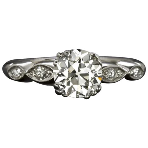 Classic Vintage Engagement Ring For Sale at 1stDibs