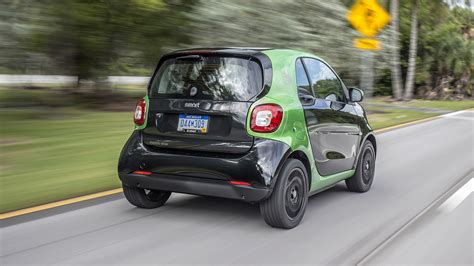 Smart Fortwo Electric Drive review: EV city car takes on Miami Reviews 2024 | Top Gear