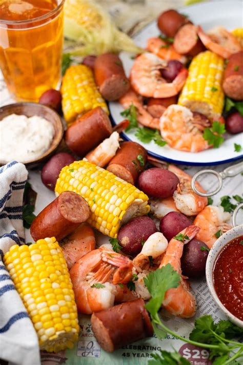 Frogmore Stew {Lowcountry Boil} - The Seasoned Mom