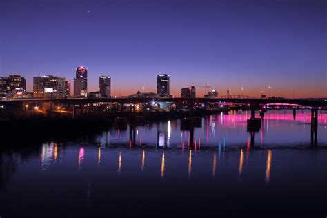 Arkansas River & Little Rock skyline at sunset (x-post from /r/itookapicture) : r/LittleRock