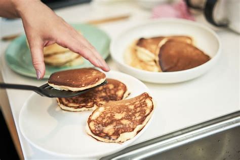 Mary Berry pancakes: Chef 'simple' recipe to make pancakes this Pancake Day | Express.co.uk