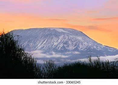 1,136 Kilimanjaro sunrise Images, Stock Photos & Vectors | Shutterstock