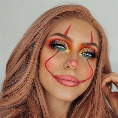 Pretty Clown Halloween Makeup Is Trending on Pinterest — Here are 25+ Looks to Get Inspired ...