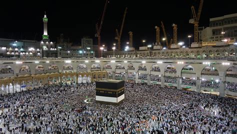 More than 2 million Muslims gather in Mecca as hajj pilgrimage begins - CBS News