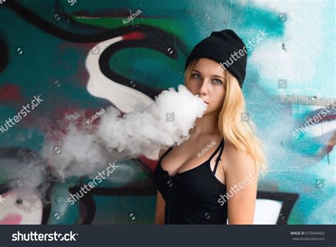 153 Hot Girl Smoking Weed Images, Stock Photos & Vectors | Shutterstock