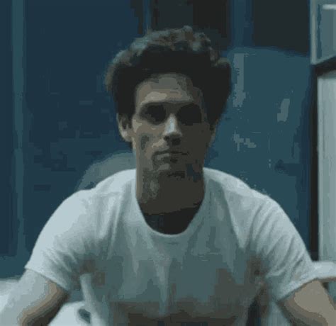 You Joe Goldberg GIF - You Joe Goldberg Penn Badgley - Discover & Share GIFs