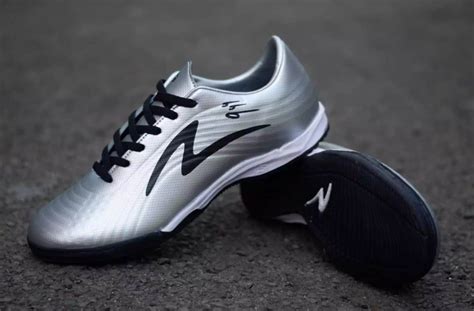 10 Rekomendasi Sepatu Futsal Merk Specs Terbaik (Terbaru 2023) - CekList.ID