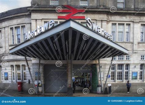 Swansea High Street Train Station Editorial Image - Image of stone, sign: 134935885