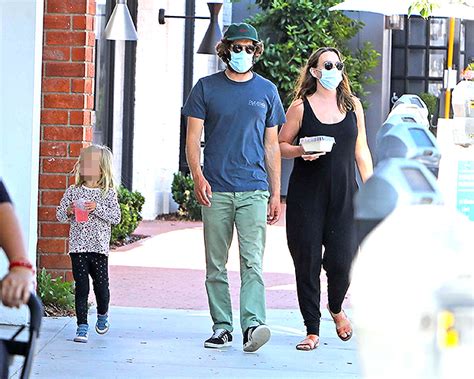 Leighton Meester & Adam Brody Take Daughter Lunch After Welcoming Baby No 2. – Hollywood Life