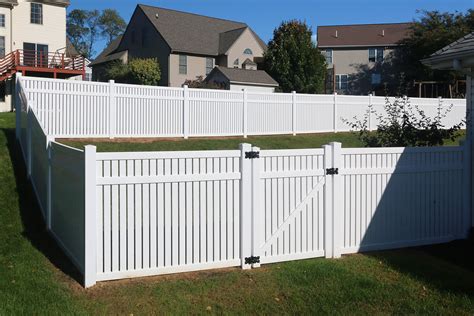 Vinyl Fence Styles & Colors | Finding the Right Vinyl Fence for You