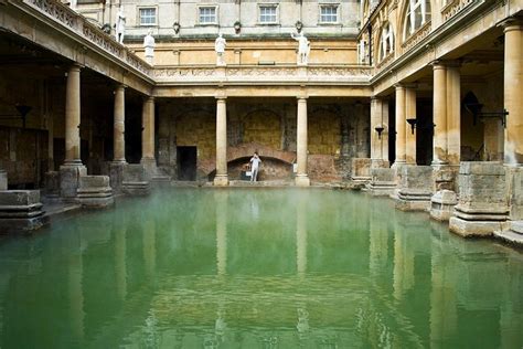 Roman Baths and Bath City Walking Tour 2024