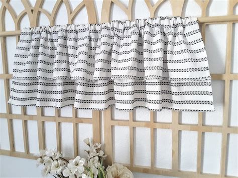 Farmhouse Valance, Kitchen Valance, Creamy White and Black Valance, Country Valance, Rustic ...