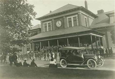 Marion Indiana Veterans Hospital dining hall during the 1920's. Photo: Marion Public LIbrary ...