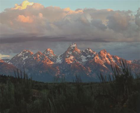 Grand Teton sunrise : camping