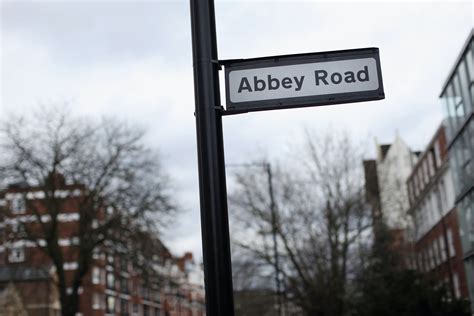 ‘Abbey Road’ Was the Only Original Beatles Album Cover to Lack 2 Notable Features