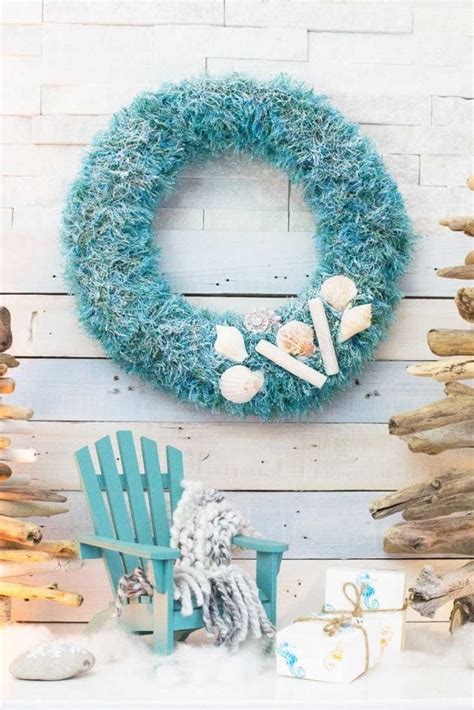 34 Ways To Make A Simple DIY Christmas Wreath Look Extraordinary