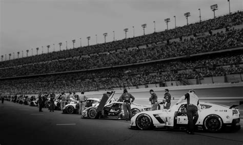 24 Stunning Photos from the Rolex 24 at Daytona - Airows