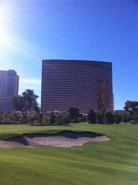 Wynn Golf course, Las Vegas NV. Last October : r/golf