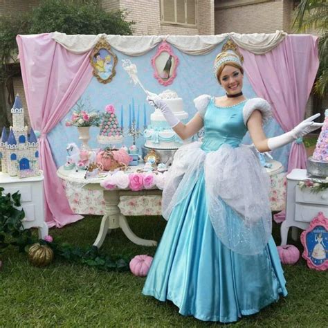 Idées déco inspirées par Cendrillon Disney - Archzine.fr | Cinderella birthday party, Disney ...