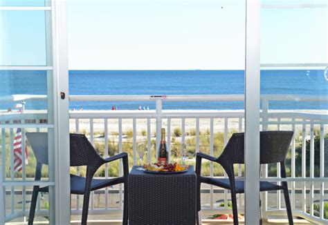 Beachfront King Bed Suite in Cape May, NJ – Ocean Club Hotel