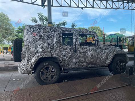 Mahindra Thar 5-door Spotted Testing Once Again, Reveals New Design Touches - ZigWheels