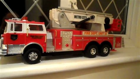 Tonka Toys Giant Remote Control Fire Engine - ToyWalls