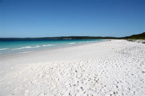 Hyams_Beach,_Jervis_Bay,_Australia - The Wrong Way Home