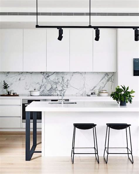 14 White Marble Kitchen Backsplash Ideas You'll Love