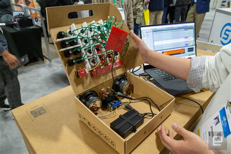 Making music with BeatBox, a Labo-like drum machine kit