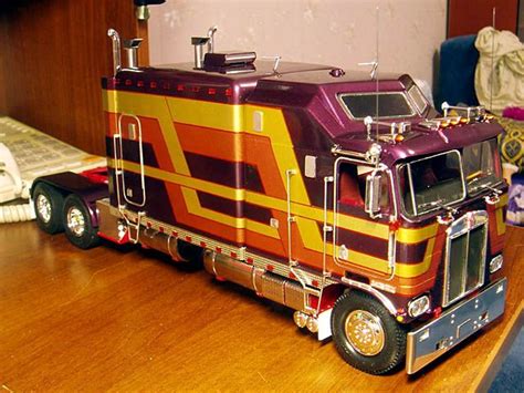 Drake collectibles model trucks – Artofit