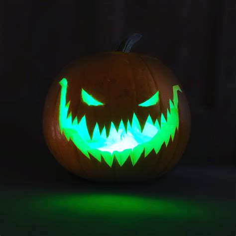 Scary halloween pumpkin carving – Artofit