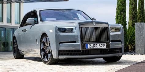 A Guide To Buying A 2023 Rolls Royce Phantom (Series II)