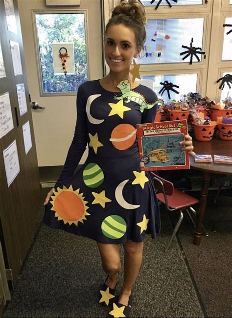 Ms Frizzle. Ms Frizzle Magic School Bus. Halloween costume. Magic school bus. Family Halloween ...