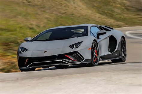 2022 Lamborghini Aventador Ultimae Review - Automotive Daily