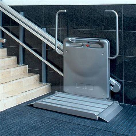 Outdoor Wheelchair Lifts | External Platform Lift for Homes