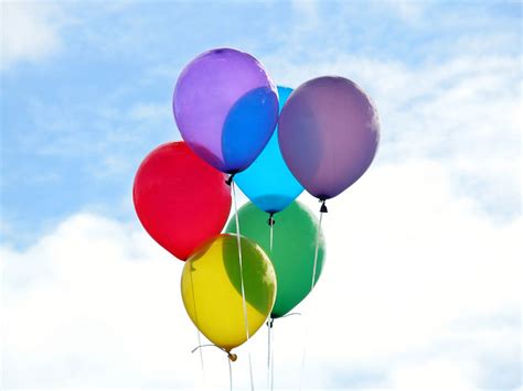 Gambar-Gambar Balon dengan Warna Warni Cantik