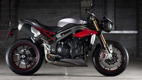 2016 Triumph Speed Triple Models Revealed