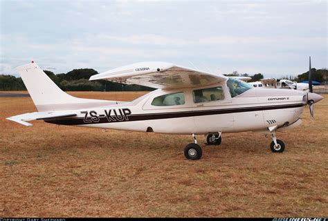 Cessna T210N Turbo Centurion - Untitled | Aviation Photo #2673094 | Airliners.net