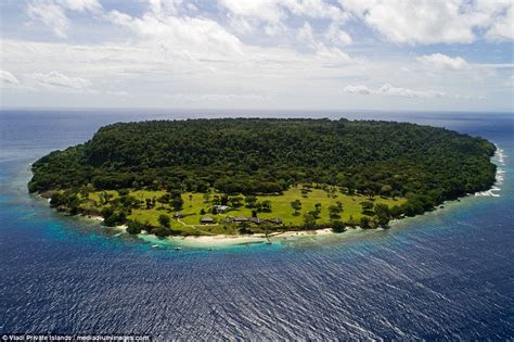 Tropical island in the Pacific Ocean could be yours... if you've a spare £7.7million | Daily ...