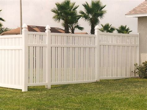 Semi-Privacy Fence Styles – Country Estate Vinyl Fence