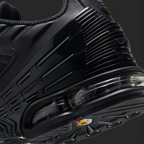 Nike Air Max Plus 3 "Triple Black" Turns Up in Leather | HOUSE OF HEAT