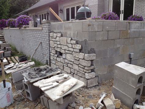 20 Garden Block Wall Ideas - Simphome | Cinder block walls, Cinder block garden, Cinder block ...